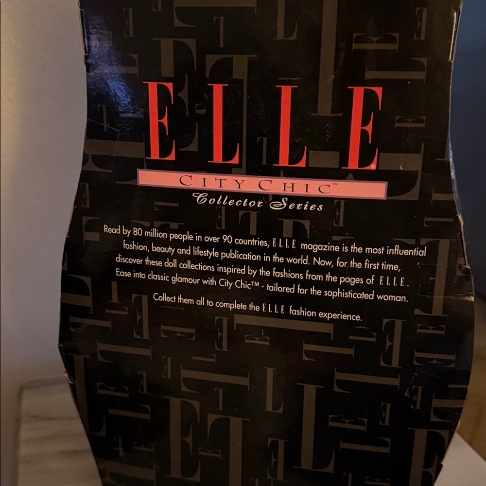ELLE DOLL FROM THE CITY CHIC COLLECTION ! - Picture 2 of 3